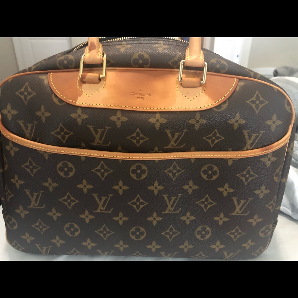 Authentic Louis Vuitton Deuville Monogram Handbag
